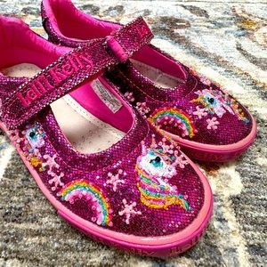 Gorgeous girl shoes.